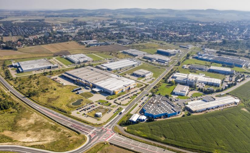 Widok z lotu ptaka na firmy działające w ramach podstrefy Dzierżoniów