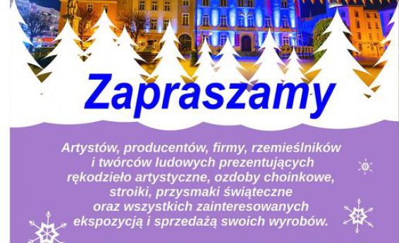 Plakat informujący o Jarmarku Świątecznym, zawiera treści opisane w artykule. W tle dzierżoniowski ratusz z bialymi choinkami 