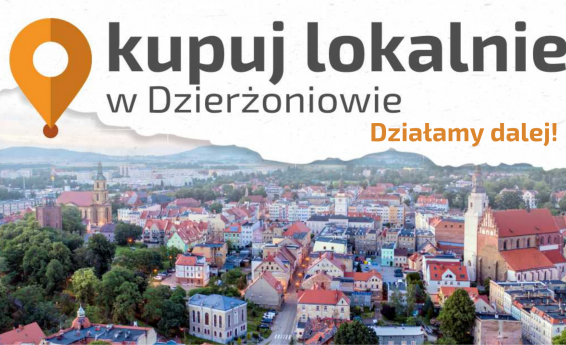 Widok z lotu ptaka na dzierżoniowski rynek. Na górze pomarańczowy znacznik i napis: działamy dalej - kupuj lokalnie w Dzierżoniowie.