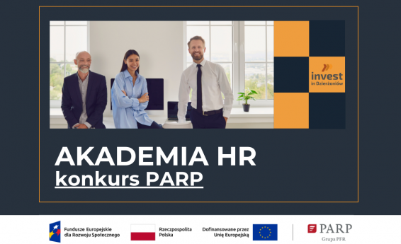 Napis „Akademia HR” konkurs PARP. Powyżej grupa 3 osób w pomieszczeniu biurowym.